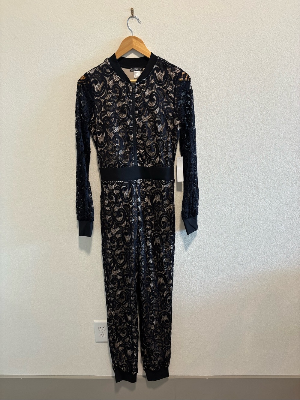 NWT VENUS Elegant Black Lace Long-Sleeve Jumpsuit